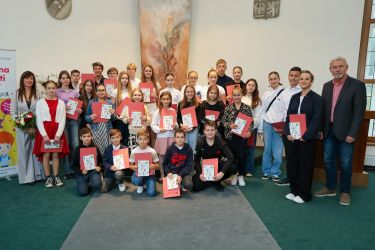Předávání Cambridge zkoušek